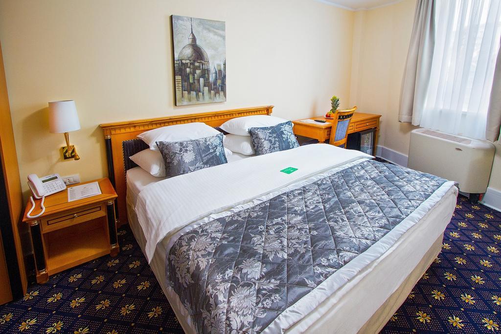 A Hoteli - Hotel Sloboda Sabac Room photo